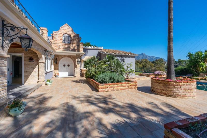 Foto ec8c80c6-b6d1-4a53-9489-3eb099835355. Casa con parcheggio piscina in Benahavís pueblo Benahavís