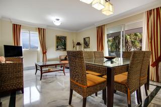 Apartament a La Dama de Noche - La Alzambra. Explora la comodidad en la prestigiosa urbanización dama de noch