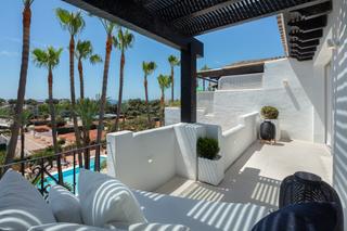 Àtic a Puente Romano. Ático dúplex exquisito en la milla de oro de marbella