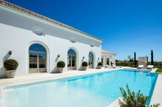 Casa en Los Naranjos. Villa de 6 dormitorios en la cerquilla, marbella