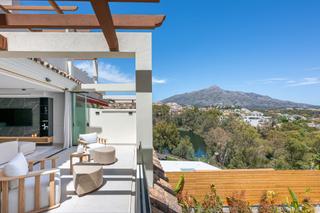 Apartament a Los Naranjos. Exquisito apartamento de 3 dormitorios en nueva andalucía, marbe