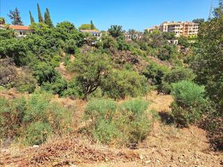 Terrain résidentiel à Elviria. Prime residential plot in elviria, marbella east