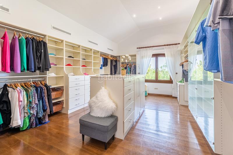 Foto 13e028bf-3629-47cb-af6e-6b13c9068680. Masia amb aparcament piscina a Sotogrande alto Sotogrande