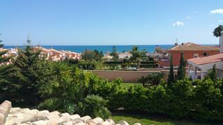 Casa en Guadalobón. Villa con vistas al mar estepona