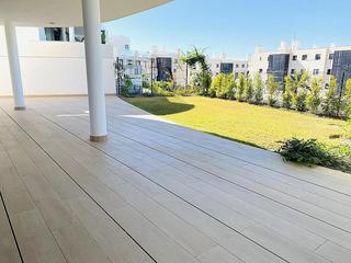 Apartament a Puerto Deportivo. Immaculate modern apartment in higueron west, fuengirola