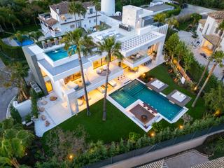 Haus in Nueva Andalucía centro. Lujosa villa moderna en nueva andalucía, marbella