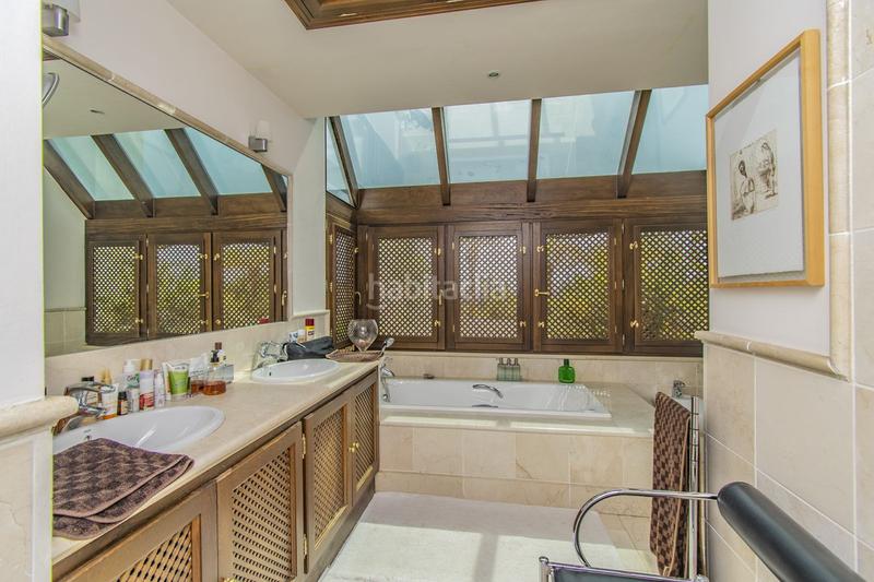 Foto 1882db32-720f-4502-923e-a2a24afc059e. Ático  de lujo en Río Real, este en Río Real Marbella