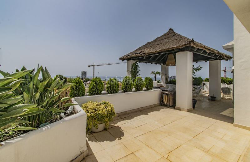 Foto 72090e5a-0ad2-409f-b949-7233ae7bf60c. Ático  de lujo en Río Real, este en Río Real Marbella