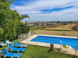 Maison à Hipódromo - Cerrado del Águila. Elegante villa de 4 dormitorios con impresionante mediterráneo v