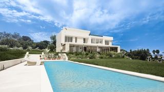 Casa en Sotogrande Alto. Impresionante proyecto de nueva vila sobre parcela de esquina en