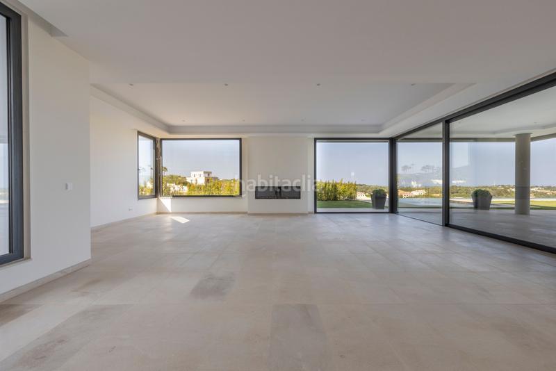 Foto 286fe709-1652-47b7-b863-5aab1c339f7c. Haus mit parking pool in Sotogrande alto Sotogrande