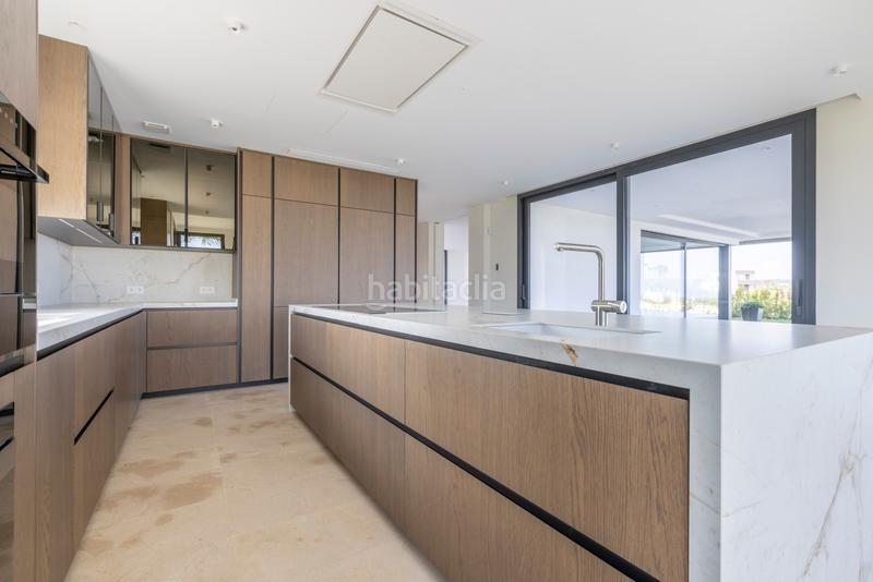 Foto 1a106358-1ccc-4ab6-b71e-f7e61a88f863. House with parking pool in Sotogrande alto Sotogrande