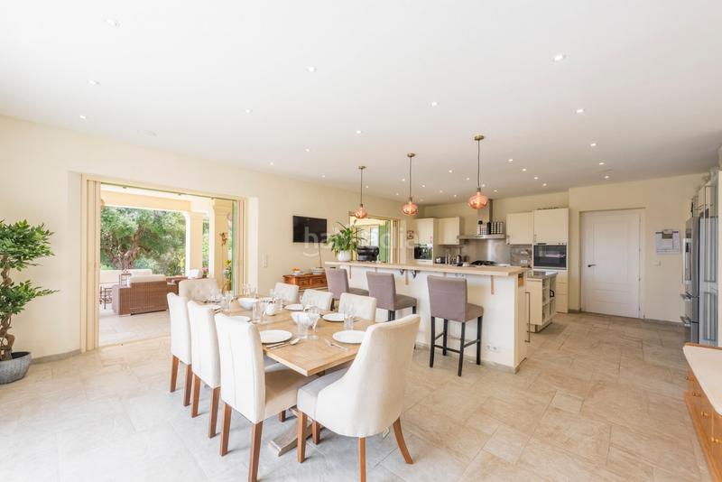 Foto 9473f67b-2c72-4f33-b0fe-65399e5c3de8. Casa con parcheggio piscina in Sotogrande alto Sotogrande