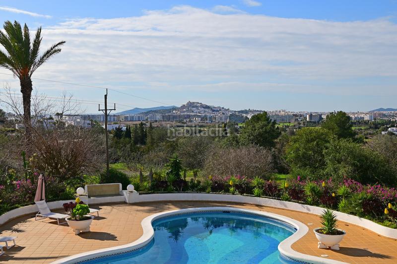 Foto 135ec37d-dc73-4f9b-8e1e-fee69c8cb8f5. Casa estupenda villa con piscina y licencia turistica entre Jesús y cap martinet en Santa Eulària