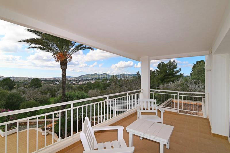 Foto 31a1ea27-2f37-4645-a3d3-95c2a6329c08. Casa estupenda villa con piscina y licencia turistica entre Jesús y cap martinet en Santa Eulària