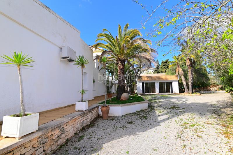 Foto 323c744f-ddd4-464e-a561-ba5dd09b4de6. Casa estupenda villa con piscina y licencia turistica entre Jesús y cap martinet en Santa Eulària