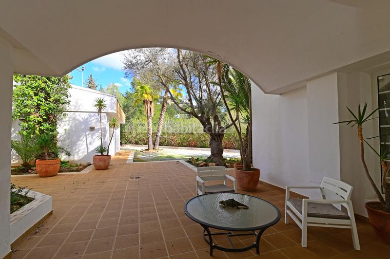 Foto 55baf237-9c50-4570-8342-948a6f21a26b. Casa estupenda villa con piscina y licencia turistica entre Jesús y cap martinet en Santa Eulària