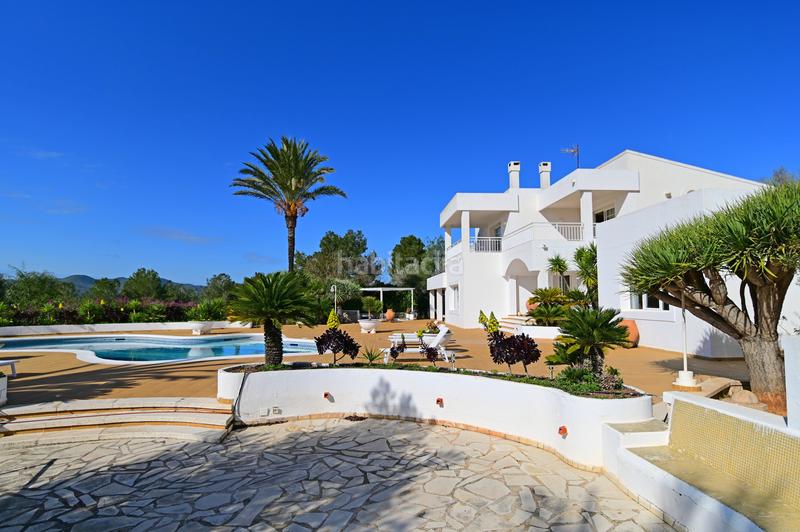 Foto 6a1ba785-4948-4277-aec5-d583fd5c1059. Casa estupenda villa con piscina y licencia turistica entre Jesús y cap martinet en Santa Eulària