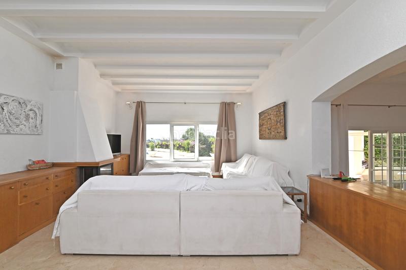 Foto b744fa7c-ca72-44b0-a086-c879db5974e0. Casa estupenda villa con piscina y licencia turistica entre Jesús y cap martinet en Santa Eulària