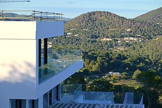Maison à Roca Llisa. Impresionante villa moderna con hermosas vistas al mar en roca l