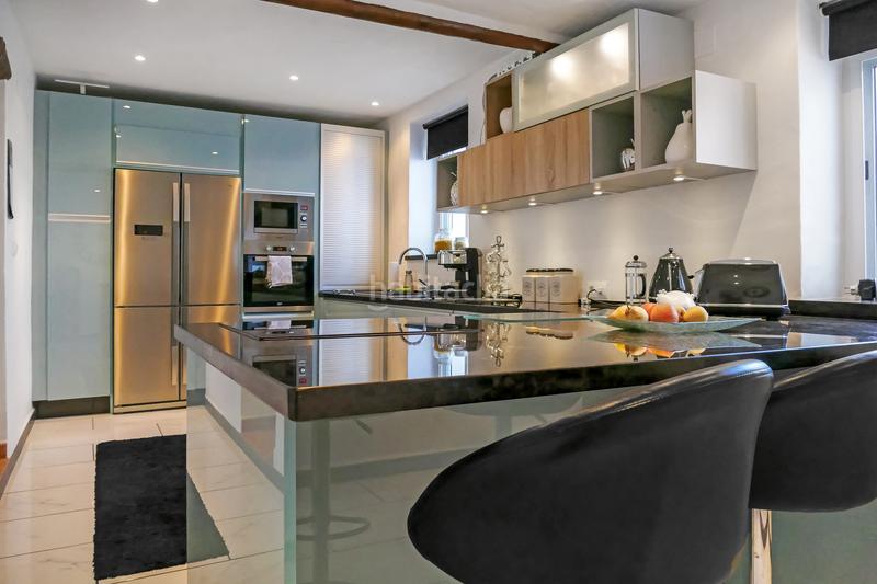 Foto 098fcbf8-d5e0-4b80-8fc9-38e1c69676f8. Casa bifamiliare con parcheggio piscina in Iznájar