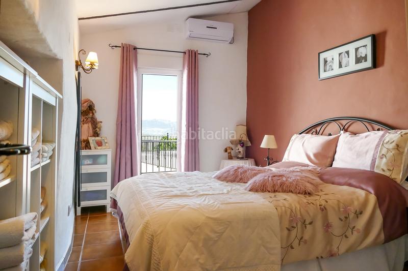 Foto 13d83faf-06dc-472c-9fd4-8e288af91f0b. Casa bifamiliare con parcheggio piscina in Iznájar