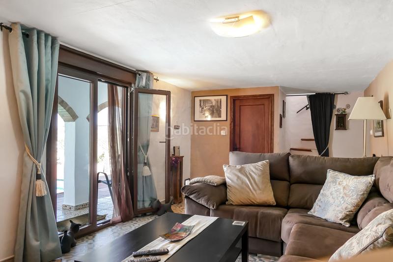 Foto 339cb223-d6a8-49be-8f5f-96b6006ddbf5. Casa bifamiliare con parcheggio piscina in Iznájar