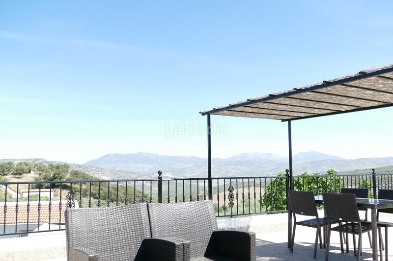 Foto be8c529f-a464-45c9-adf8-0b8419e73879. Casa bifamiliare con parcheggio piscina in Iznájar