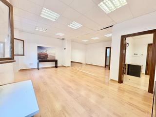 Location Local commercial à Centro ciudad. 120m2 espacio de oficinas en alquiler en el corazón de fuengirol