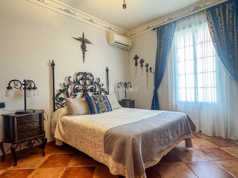 Foto 1585c0a5-b653-4133-b570-5a1a8240ca08. Casa adosada 4 dormitorios casa con gran terraza privada en Humilladero