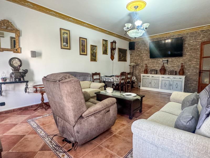 Foto 53bb195e-b0ff-4347-8064-24dd40ae6cc0. Casa adosada 4 dormitorios casa con gran terraza privada en Humilladero
