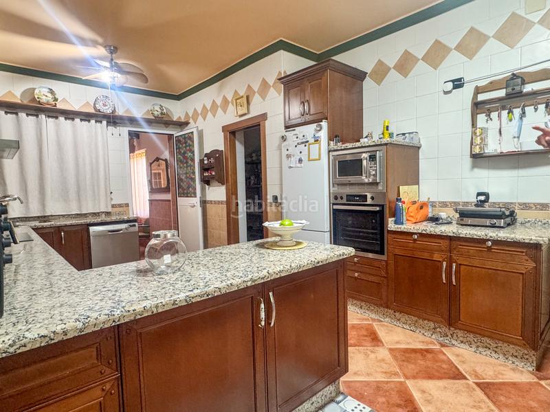 Foto 53c428aa-786e-4c36-88c4-38dd065846e2. Casa adosada 4 dormitorios casa con gran terraza privada en Humilladero