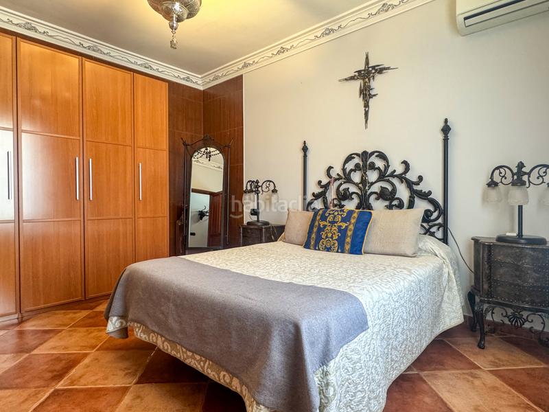 Foto ae4db703-9b5d-4ede-a41b-9f34c9ed11ab. Casa adosada 4 dormitorios casa con gran terraza privada en Humilladero