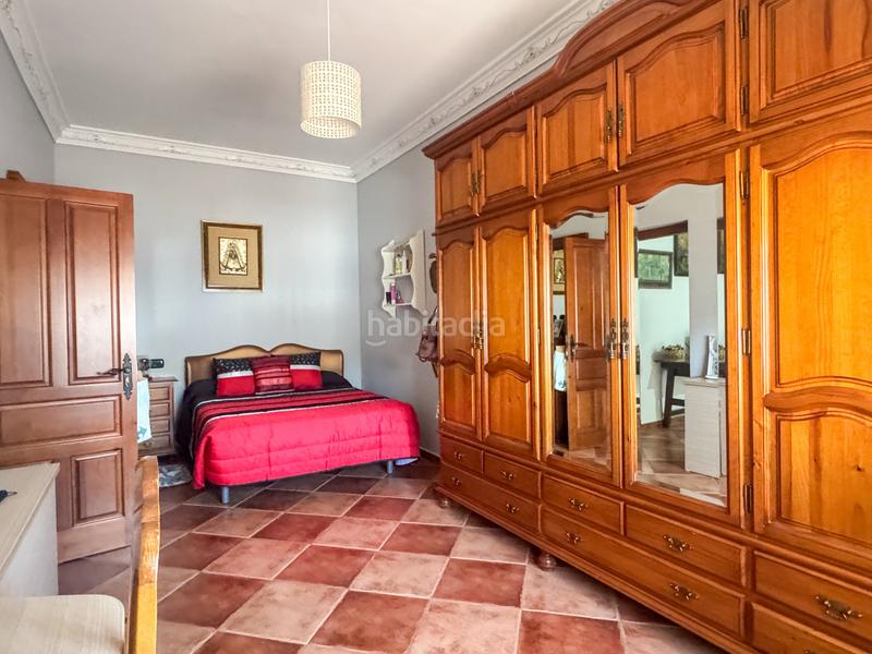 Foto bd07156b-57e3-44f0-b84c-d7167fd9d4fc. Casa adosada 4 dormitorios casa con gran terraza privada en Humilladero