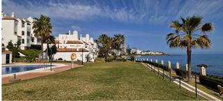 Planta baixa a Calahonda. Apartamento de planta baja de cuatro dormitorios con vistas al m