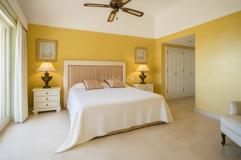 Foto 030b854b-7eae-4a70-9ebc-3cd9454dc5c7. Àtic amb calefacció aparcament a puerto de Sotogrande-la marina Sotogrande