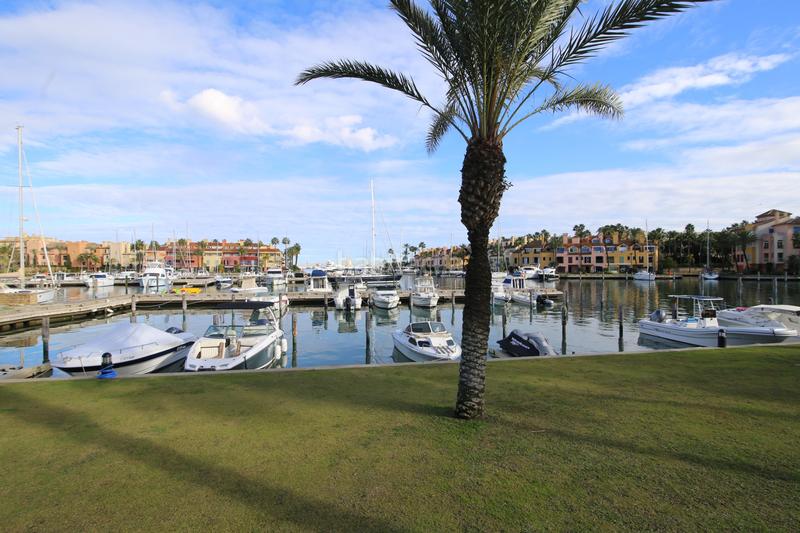 Foto 07e58f60-4ddd-4e67-8557-a98824337ef1. Àtic amb calefacció aparcament a puerto de Sotogrande-la marina Sotogrande