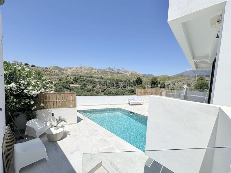 Foto 86a8dae5-ca3a-4a60-aaa4-2609be578c27. Casa amb aparcament piscina a Benahavís pueblo Benahavís