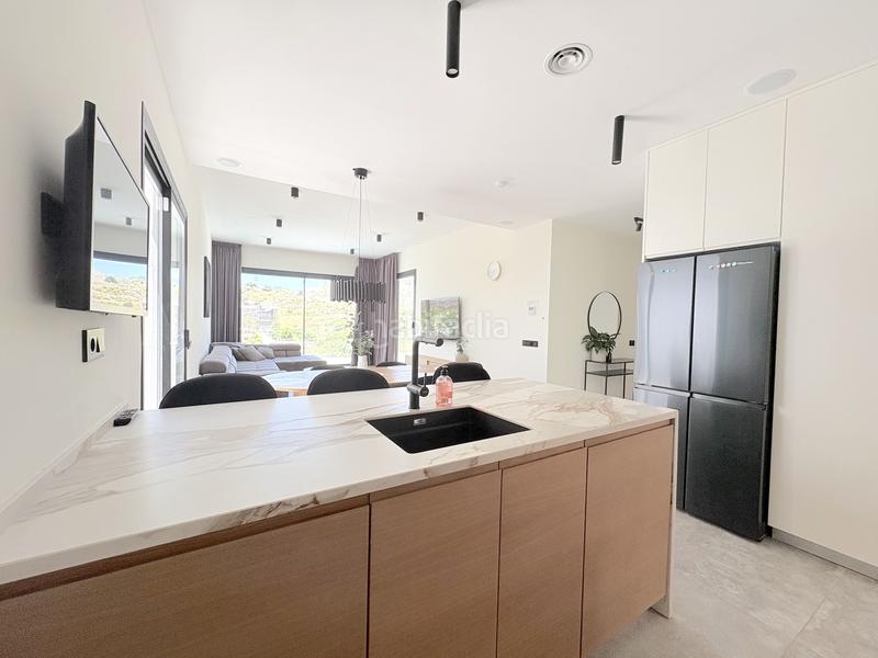 Foto e1814fb0-92d3-4f16-9c5c-fa2cf2dd6dd1. Casa amb aparcament piscina a Benahavís pueblo Benahavís