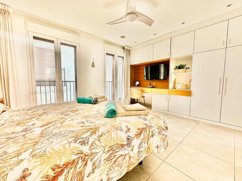 Foto 1fc7d408-2278-4846-a0d4-d8d71d5aba7f. Casa adosada casa de tres pisos con techo playa bajadilla, en Marbella