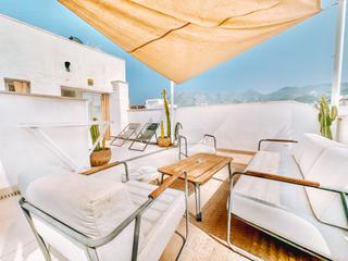 Casa adossada a Playa Bajadilla - Puertos. Casa de tres pisos con techo  playa bajadilla, marbella