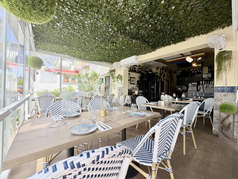 Foto ac17b92f-b80d-42ce-a2a6-35fe113cd2a0. Local comercial exclusividad! turnkey, restaurante operativo con éxito para transferir en prime location la cala boulevard en Mijas