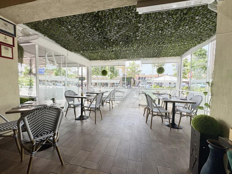 Foto ece68d9b-9afa-4629-ab69-de0fb10b3668. Local comercial exclusividad! turnkey, restaurante operativo con éxito para transferir en prime location la cala boulevard en Mijas