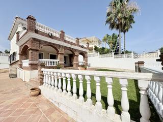 Casa a El Rosario - Ricmar. Encantadora y luminosa villa de 5 dormitorios con piscina privad
