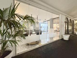Lloguer Local Comercial a Lomas de Marbella Club. Primera callelevel locales comerciales  milla de oro, marbella