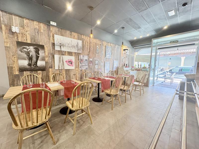 Foto 35666184-6d62-4d28-a263-25491f607e02. Local comercial exclusividad! turnkey, restaurante operativo para transferencia primera ubicación en el corazón de la cala en Mijas