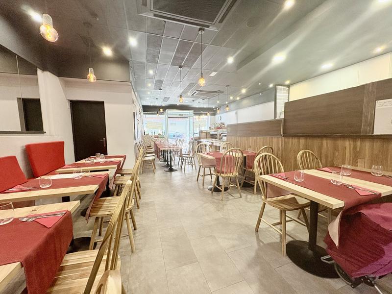 Foto 8fc22683-5b1a-446e-acb0-1f2e460369f0. Local comercial exclusividad! turnkey, restaurante operativo para transferencia primera ubicación en el corazón de la cala en Mijas