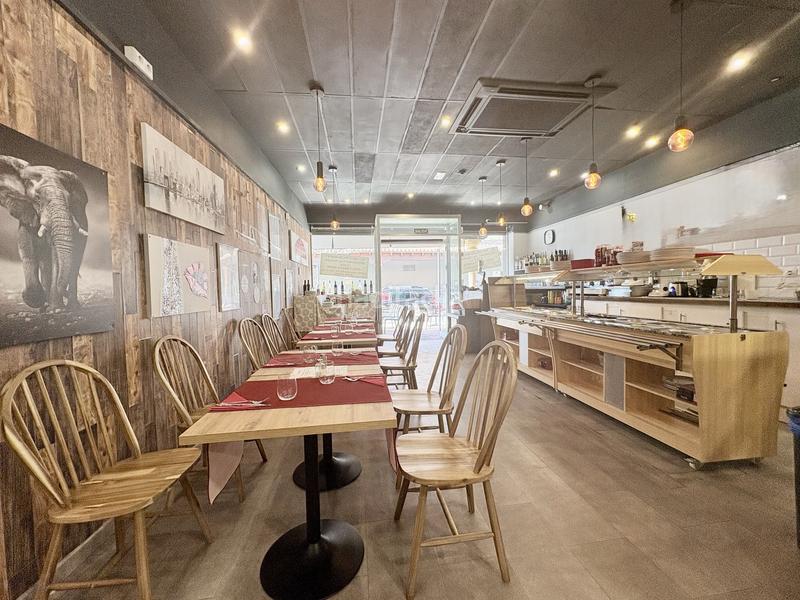 Foto e9074781-5d7b-4b20-8d59-385105f75dc8. Local comercial exclusividad! turnkey, restaurante operativo para transferencia primera ubicación en el corazón de la cala en Mijas