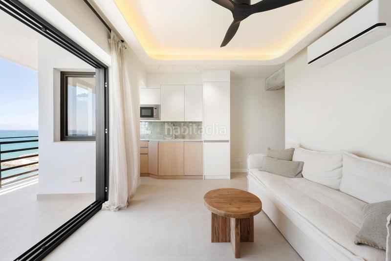 Foto 835d9337-d68b-4d4f-b8da-7fc7ffaea68a. Apartamento  totalmente renovado frente a la playa con impresionantes vistas al mar centro en Marbella