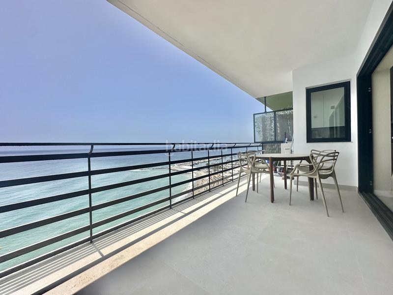 Foto 9c36ecab-3f5a-40fa-ae67-0ff6d63c6793. Apartamento  totalmente renovado frente a la playa con impresionantes vistas al mar centro en Marbella